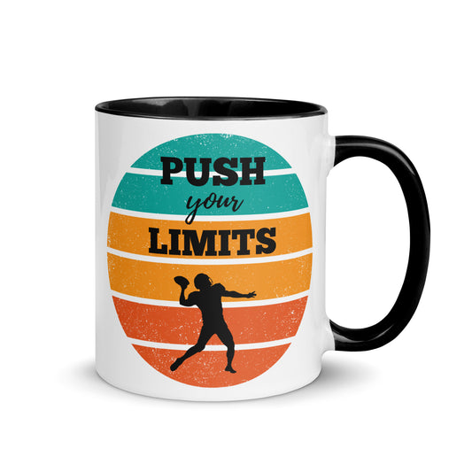 kunstvoll bedruckte Sporttasse mit American Footballspieler,Retro Hintergrund und dem Spruch Push your limits